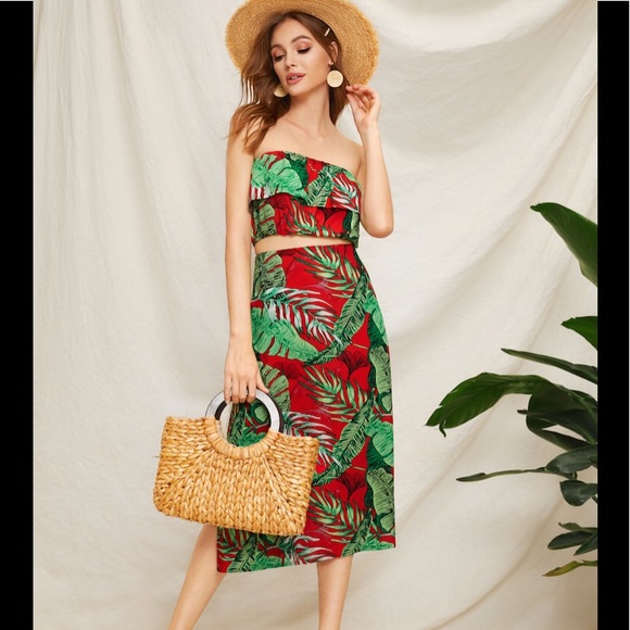 Dresses & Skirts - NWOT leaf skirt and tube top set